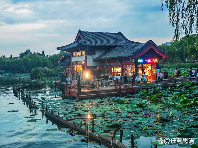 济南旅行好去处，大明湖交友赏景两不误