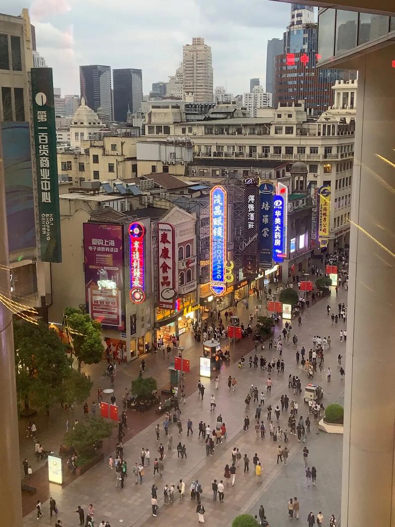 上海高端旅行交友：探索外滩与陆家嘴的社交新方式