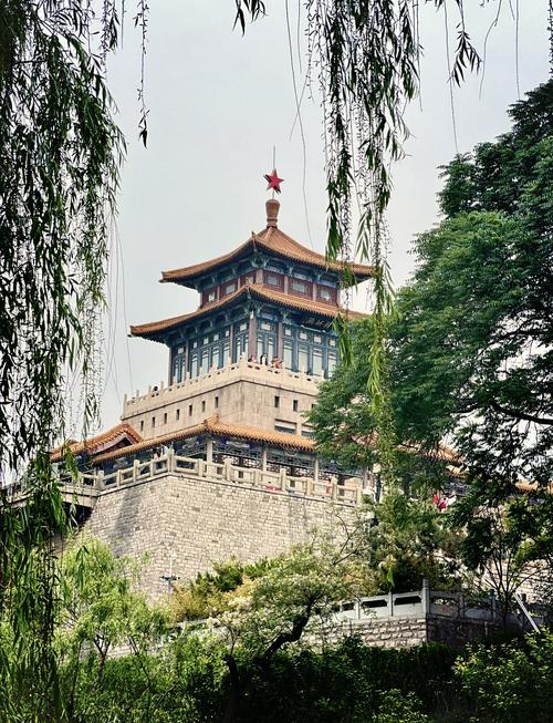 济南旅行交友指南：趵突泉与大明湖的美景如何助你结识新朋友