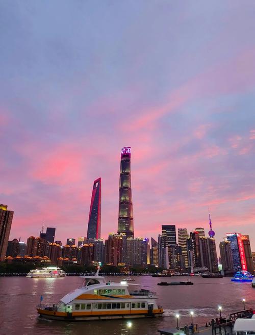 上海旅行好去处：外滩漫步，邂逅志趣相投的旅伴