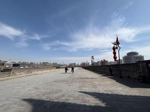 西安旅行交友推荐：古城墙骑行与志趣相投的朋友共享美好时光