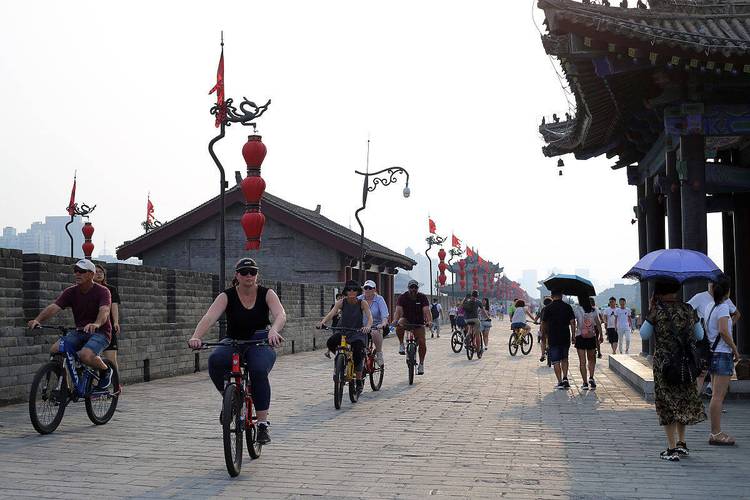 西安古城墙骑行：旅行中结识志趣相投的朋友的绝佳体验